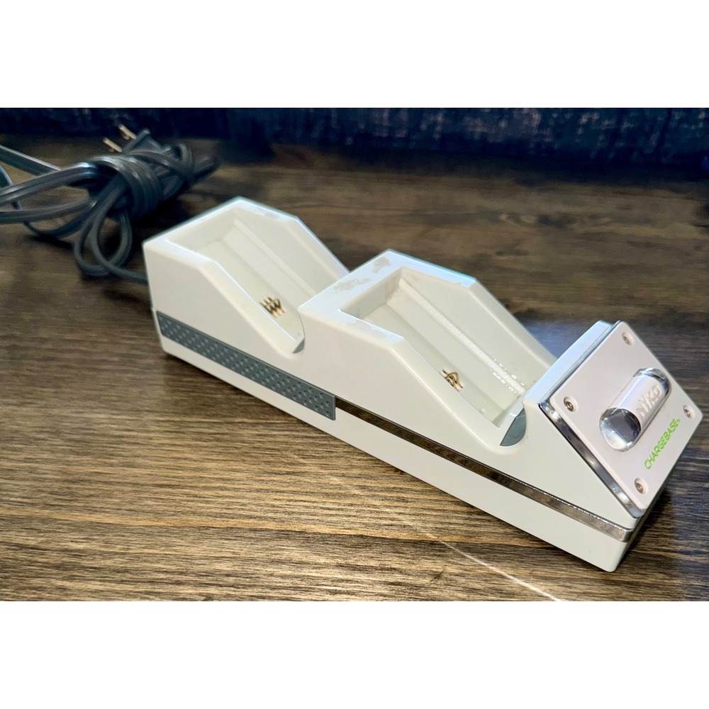 Nyko Charge Base Charging Station Wii Dual Dock 86070-A50 - Picture 8 of 8